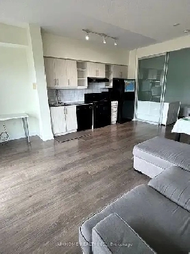 1b1b1parking at Bayview and Eglinton Image# 1