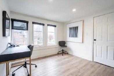 Niagara Falls  Modern Private Office with Parking & Amenities Image# 10