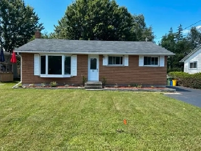 Spacious 5-Bedroom Detached Home in Petawawa with Large Backyard Image# 15