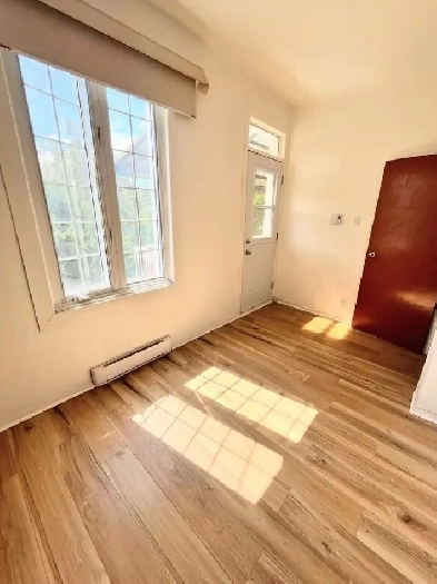 À louer Verdun - 2e étage - 2 chambres   bureau Image# 1