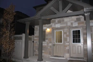 Executive Townhouse 3 bed 1.5 bath for rent, Available Dec. 1 Image# 1