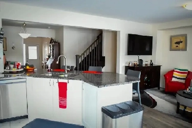 Ravine lot, 3 bedroom, 2.5 bath, perfect townhouse avail dec 1 Image# 1