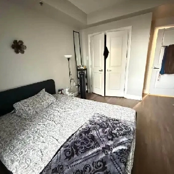 Private Bedroom & bathroom in 2 bed 2 bath Apartment Image# 1