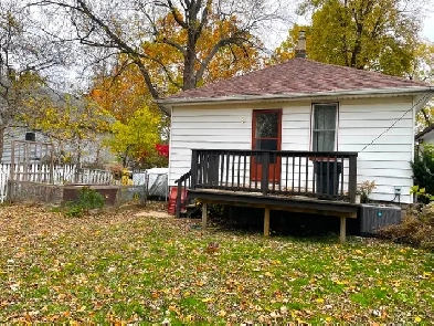 1227 WIGLE AVENUE Windsor, Ontario Image# 10