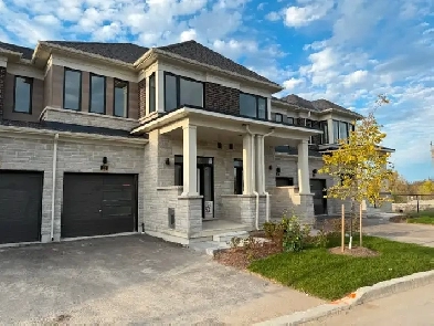 ✨ Modern Ravine-Backed Townhome in Lindsay – Kawartha Lakes✨ Image# 1