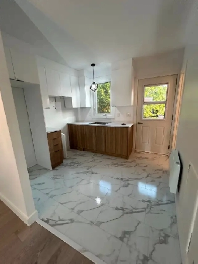 Grand 3 1/2 Rosemont Image# 1