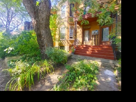 Spacieux et lumineux appartement 4 1 Chambres NdG Image# 1