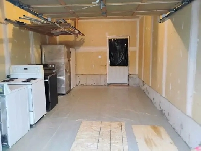 Winter car storage private garage MerivaleBaselinesee VIDEO