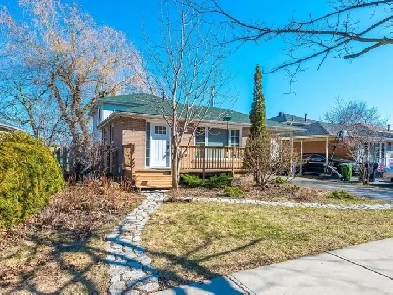 FULL Family Home in Scarborough– In-law suite included Image# 1