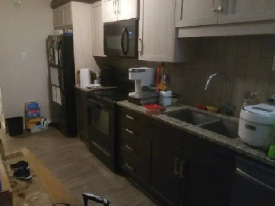 Prime location! 2 BR 1.5 bathroom townhouse rent downtown Image# 1