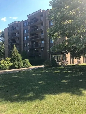 Emplacement Idéal : 3 1/2 1380 Concorde Ouest, Laval Image# 1