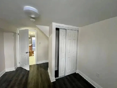 3 bedrooms bungalow house for rent  (Brimley &Lawrence) Image# 1