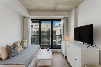 21 arrondissement, Old Montreal, Studio, terrace, pool,gym,condo Image# 1