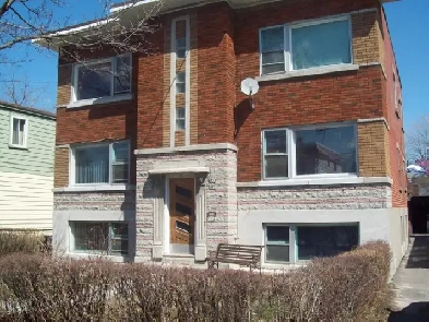 Grand appart 3 1/2 à louer au 2ème étage dans 4plex Image# 1