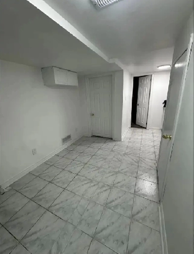 2 Bed Legal Basement $1650 Utility Airport&Derry Rd Mississauga Image# 1