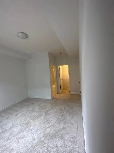 Master bedroom for rent Image# 1