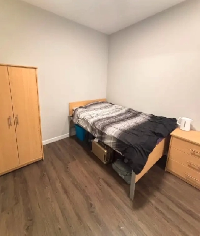 Student Room Rental Image# 1