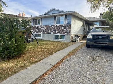 For Sale by Owner – Investor Opportunity with Separate Suite Image# 1