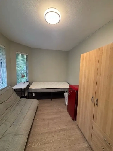 ★Great location – only a 10-min walk from 29th Ave Station and 2 Image# 1