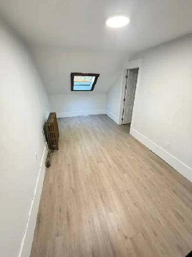 QUINPOOL/OXFORD ST | PRIVATE BEDROOM | MODERN & BRIGHT Image# 2