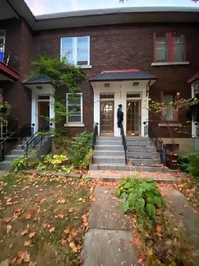 Beautiful 3-Bedroom Upper Duplex in the Heart of NDG – $2,800 Image# 1