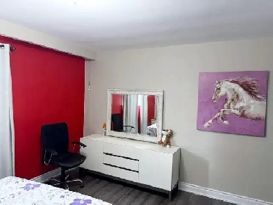 Main floor master bedroom for one girl in Malton Image# 1