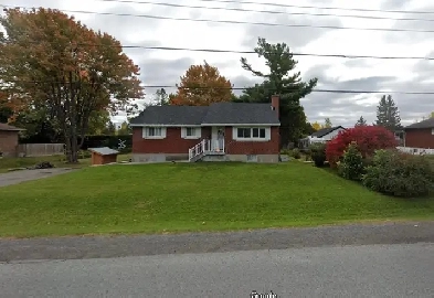 Furnished room - Females only with Utilities Included Image# 1