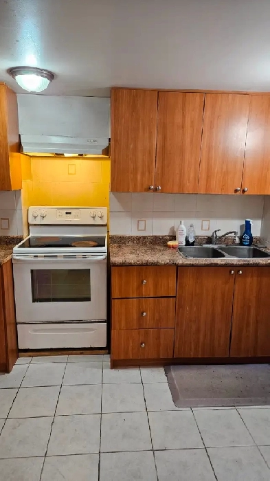 Ajax, Westney & Kingston Rd. Basement Apt. $1300/mo iclu.utilite Image# 1