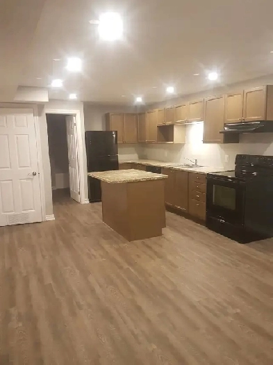 2 BED ONE BATH CLEAN APARTMENT FANTASTIC LOCATION IN ORILLIA! Image# 1