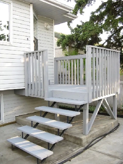 3 Bedroom/2 Full Bath Main Floor near UofA Image# 1