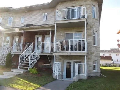 517 McConnell: 2 bedroom condo / condo 2 chambre (2 parkings) Image# 1