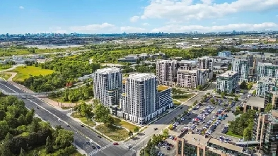 Luxury 2Bed/2Bath Condo in Markham (Unionville)   Parking/Locker Image# 6