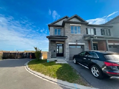 End Unit Townhouse with Walkout Basement and No Rear Neighbours Image# 1