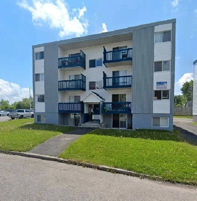Beau grand 5½ rue François-Thomas Lévis très belle vue PROMO Image# 1