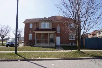 2 Bedrooms Basement Apartment in Scarborough - Morningside/Finc Image# 1