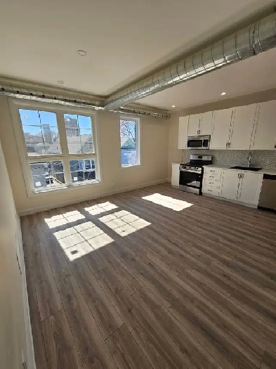 Bachelor for rent Image# 1