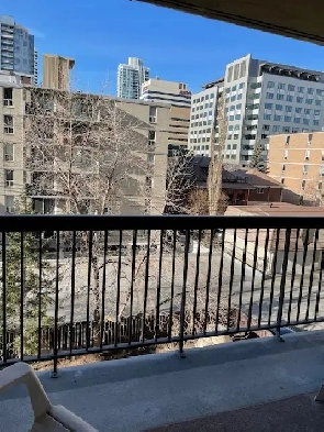 Fully furnished suite in dt condo Image# 1