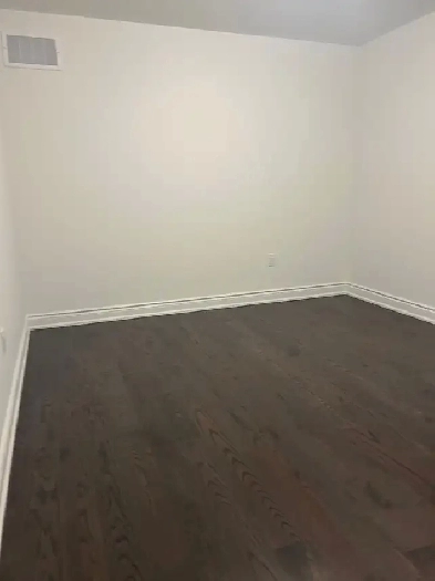 Private room available in Summerlyn village, Bradford Image# 1