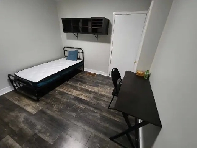 Private room to rent 5 minute from Mohawk college all male house Image# 1