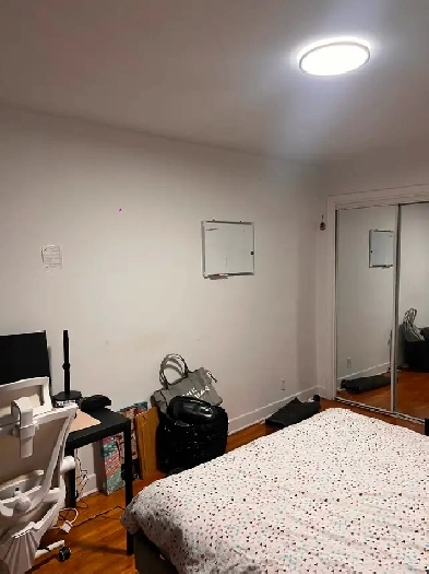 Grand 3 ½ – Place Elendale (H3S 1W9 - côte des neiges) – 1er nov Image# 1