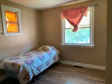 Single room for rent available Image# 1