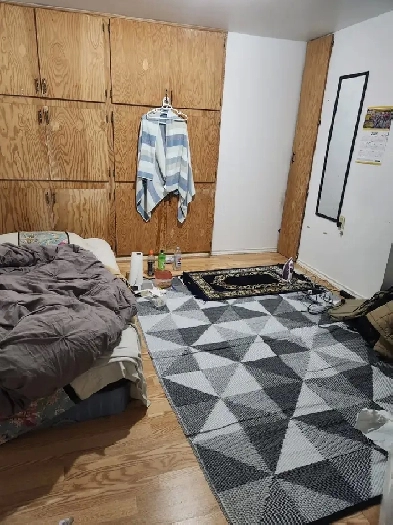 $450 : Room for rent Image# 2