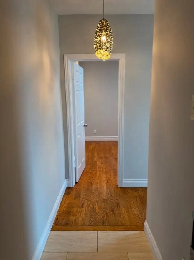 2 Bedroom Plus Den / Dundas St. West Image# 1