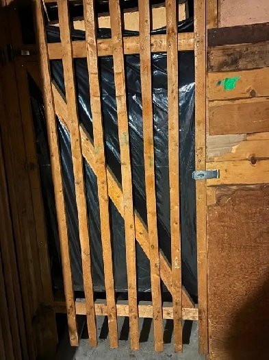Espace de rangement dans un sous-sol d’un immeuble Image# 3