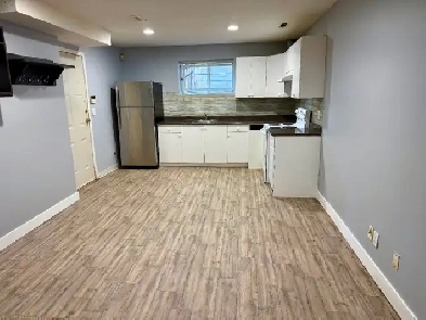 Spacious 2 bedroom, 1 bathroom suite for rent Fleetwood Surrey Image# 1