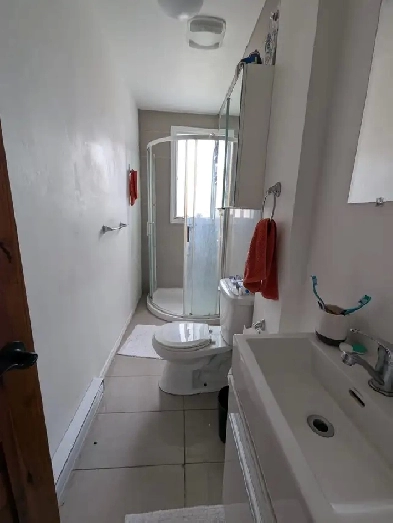 Lumineux 41/2 style condo avec terrasse et balcon face au parc Image# 1