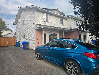 Semi,  3 Chambres, 1.5 Salle de bain Image# 1