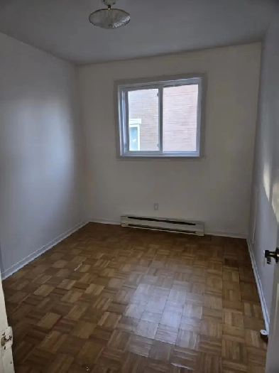 Grand 5/2 rénové à louer pour le 1er novembre Image# 1