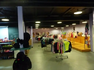 WOW  FOR LEASE - PARIS Image# 1