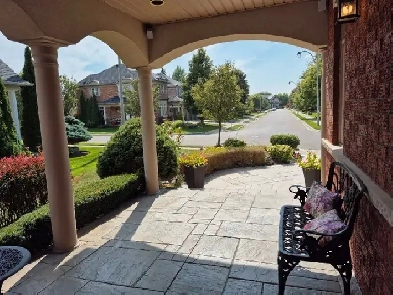 Bungalow with seperate basement entrance and apartment Image# 6